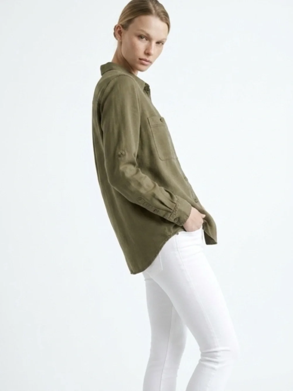 WOMEN’S SOCIAL STANDARD BY SANCTUARY ARMY GREEN GORP-CORE TENCEL BUTTON-DOWN TOP